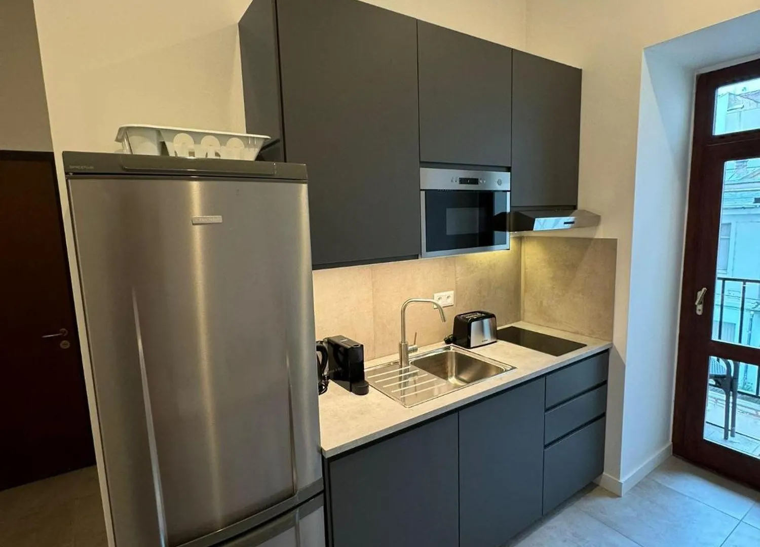 Cool Apartment With Small Balcony Near Florenc Praga 0*,