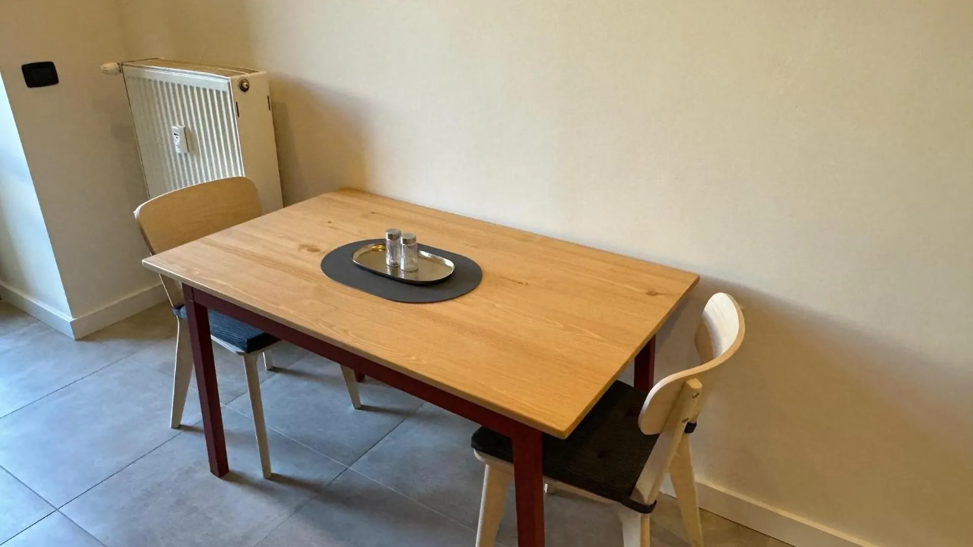 Cool Apartment With Small Balcony Near Florenc Praga 0*,  República Checa